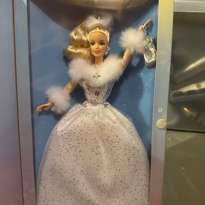 Barbie Collectable 2002 Winters Reflection Collection preowned but never opened